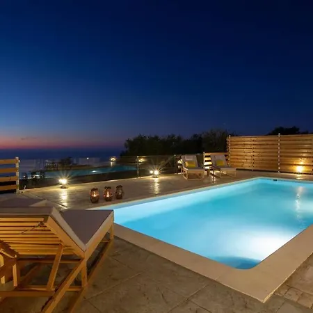 Melisou Villas-cosy Little Complex With Stunning Views Kalamítsi